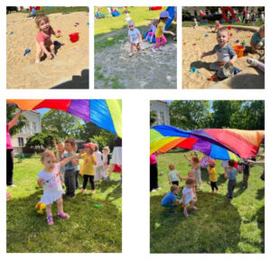 dzieci bawiące się na placu zabaw: dziewczynka bawiąca się rączką w piasku, dzieci na zjeżdżalni, chłopiec bawiący się w piaskownicy metalową miską oraz dzieci tańczące pod kolorową chustą.